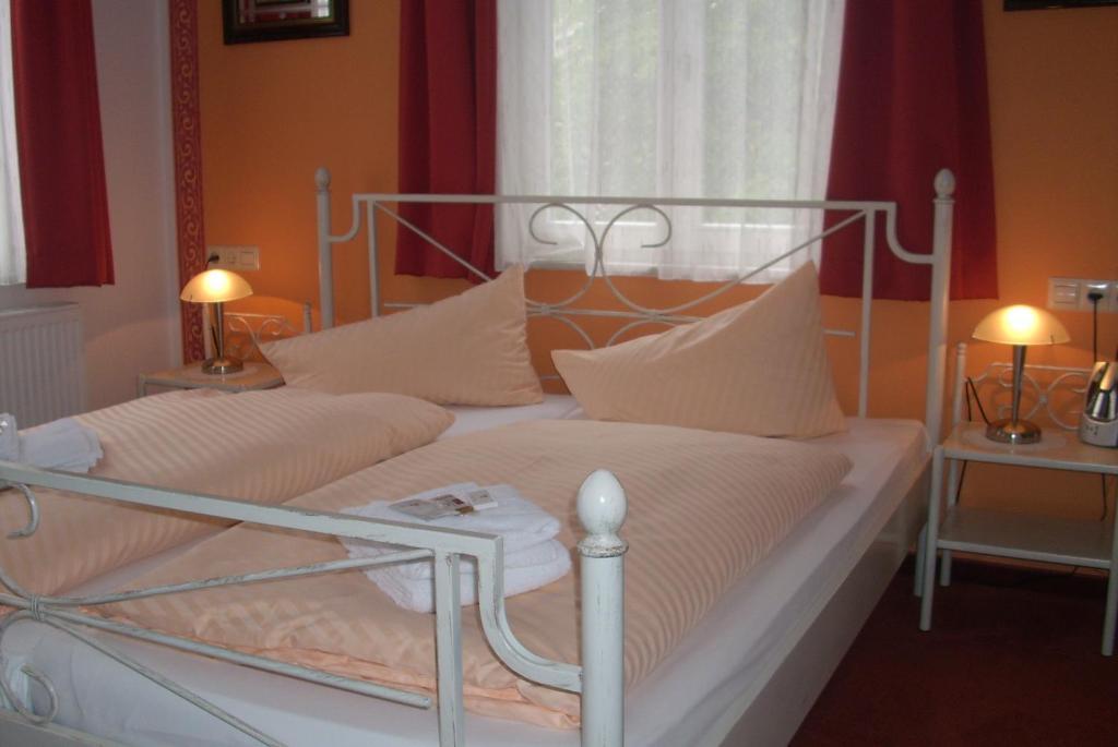 Komforthotel-Restaurant Wuerttemberger Hof Μπαντ Σάουλγκαου Δωμάτιο φωτογραφία